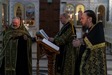 Богослужение Великой Пятницы с Выносом Плащаницы