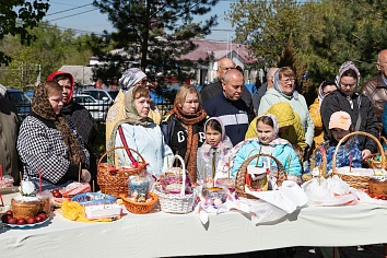 Великая Суббота. Освящение пасхальной снеди 