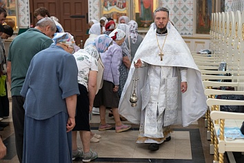 Воскресное богослужение на неделе 9-й по Пятидесятнице, в попразднство Преображения Господня