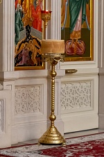 Божественная Литургия с чином раздробления артоса