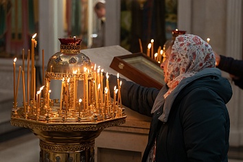 Божественная литургия в воскресенье, на неделе 17-й по Пятидесятнице