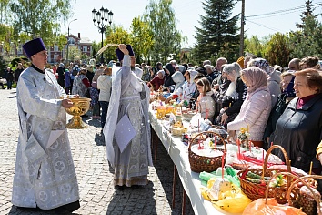 Великая Суббота. Освящение пасхальной снеди 