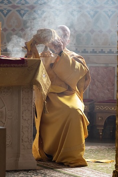 Божественная Литургия в субботу, на неделе пятой по Пятидесятнице, в день памяти первоверховных апостолов Петра и Павла