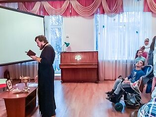 Посещение реабилитационного центра "Коломна" священником Павлом Чесноковым
