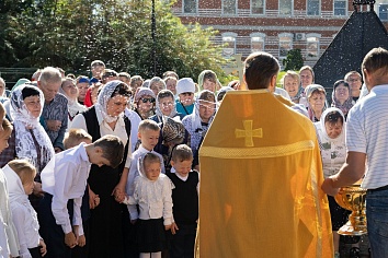 День памяти Владимирской иконы Пресвятой Богородицы и святых мучеников Адриана и Натали