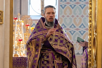 Божественная литургия в воскресенье, на неделе 14-й по Пятидесятнице, по Воздвижении