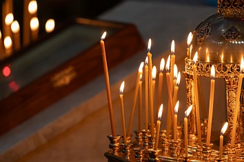 Божественная Литургия в воскресенье, на неделе сеинадцатой по Пятидесятнице