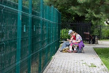 Пленэр возле храма