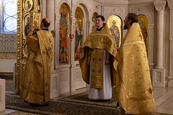 Божественная Литургия в воскресенье, на неделе двадцать второй по Пятидесятнице