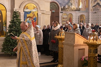 Божественная литургия в воскресенье, на неделе 25-й по Пятидесятнице