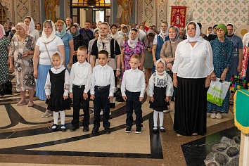 Воскресное богослужение на неделе 5-й по Пятидесятнице, памяти святых отцов шести Вселенских соборов