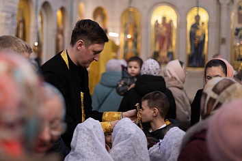 Божественная литургия в воскресенье, на неделе о мытаре и фарисее