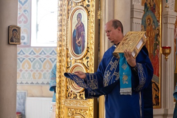 Божественная Литургия в воскресенье, на неделе двенадцатой по Пятидесятнице