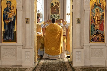 Воскресное богослужение на неделе 5-й по Пятидесятнице, памяти святых отцов шести Вселенских соборов