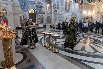 Литургия Преждеосвященных Даров и чтение канона мученику Феодору