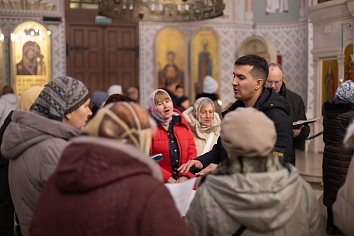 Божественная литургия в воскресенье, на неделе о мытаре и фарисее