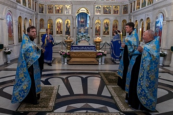 Чин погребения Плащаницы Пресвятой Богородицы