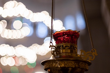 Божественная литургия 2 марта, в воскресенье, на неделе сыропустной, в воспоминание Адамова изгнания