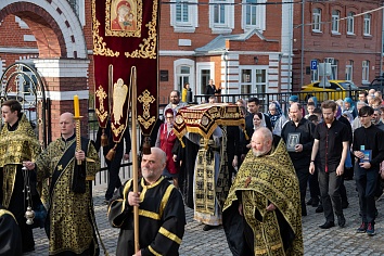 Утреня Великой Субботы с Чином Погребения Плащаницы