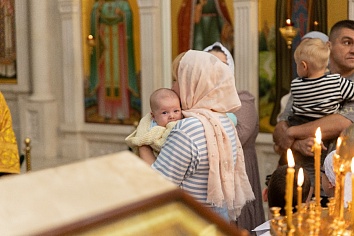 Воскресное богослужение на неделе 7-й по Пятидесятнице, мч. Каллиника