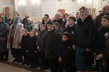 Божественная литургия в воскресенье, на неделе 24-й по Пятидесятнице