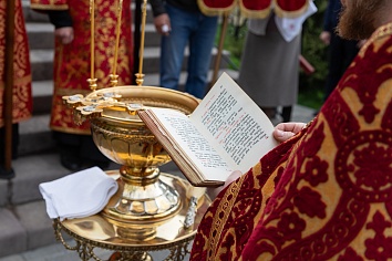 Празднование иконы Божией Матери «Живоносный Источник»