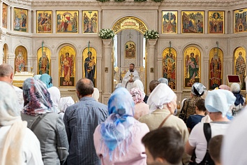 Воскресное богослужение на неделе 9-й по Пятидесятнице, в попразднство Преображения Господня