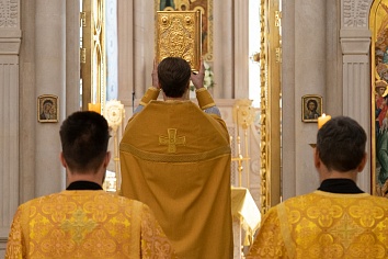 Воскресное богослужение на неделе 6-й по Пятидесятнице, мироносицы равноап. Марии Магдалины