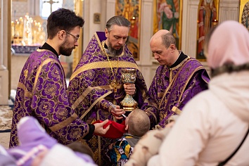  Божественная литургия 23 марта, в воскресенье, на неделе третьей Великого поста, именуемой Крестопоклонной