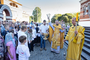 День памяти Владимирской иконы Пресвятой Богородицы и святых мучеников Адриана и Натали