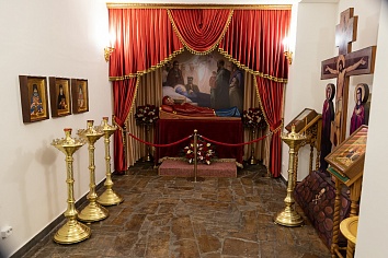 Усыпальница в подклети Троицкого храма