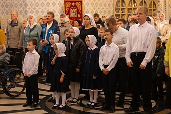 Божественная литургия в воскресенье, на неделе 15-й по Пятидесятнице