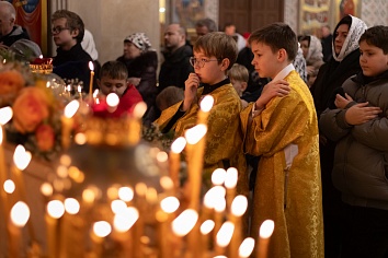 Божественная Литургия в воскресенье, на неделе двадцать восьмой по Пятидесятнице