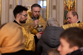 Божественная Литургия в воскресенье, на неделе двадцать пятой по Пятидесятнице