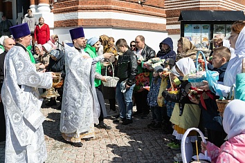 Великая Суббота. Освящение пасхальной снеди 