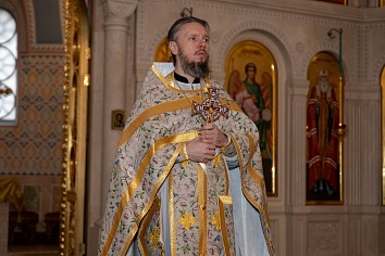 Божественная литургия в воскресенье, на неделе 22-й по Пятидесятнице