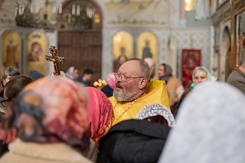 Божественная литургия в воскресенье, на неделе первой Великого поста, Торжества Православия, в день Первого и Второго обретения главы Пророка, Предтечи и Крестителя Господня Иоанна