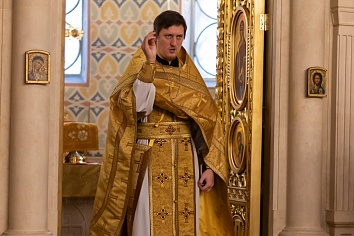 Божественная Литургия в воскресенье, на неделе двадцать пятой по Пятидесятнице