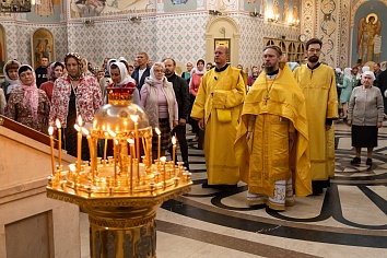 Божественная Литургия в воскресенье, на неделе тринадцатой по Пятидесятнице