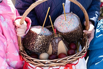 Великая Суббота. Освящение пасхальной снеди 