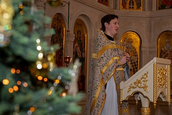 Божественная литургия в воскресенье, на неделе 28-й по Пятидесятнице