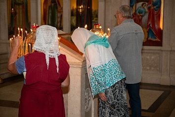 Воскресное богослужение на неделе 7-й по Пятидесятнице, мч. Каллиника