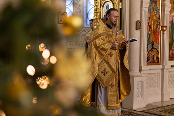 Божественная Литургия в воскресенье, на неделе двадцать восьмой по Пятидесятнице