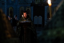 Утреня Великой Пятницы с чтением двенадцати Евангелий