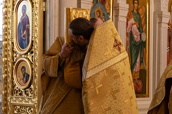 Божественная Литургия в воскресенье, на неделе двадцать первой по Пятидесятнице