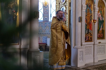 Божественная Литургия в воскресенье, на неделе двадцать седьмой по Пятидесятнице