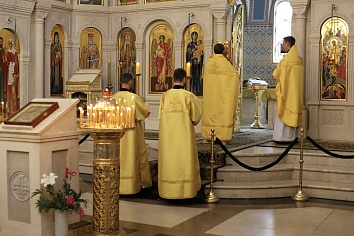 Божественная Литургия в воскресенье, на неделе восьмой по Пятидесятнице