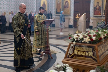 Утреня Великой Субботы с Чином Погребения Плащаницы