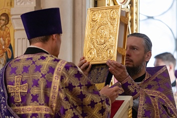 Воздвижение Честного и Животворящего Креста Господня