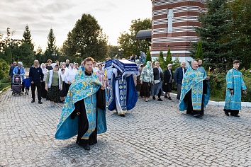 Чин погребения Плащаницы Пресвятой Богородицы